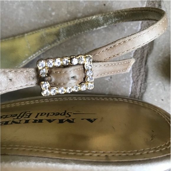 A. MARINELLI Special Effects Cream Gold Satin Kitten Heel Pump 8.5 EUC - Picture 13 of 14